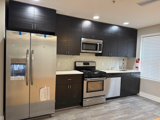 73-75-75 Ferry St in Newark, NJ - Building Photo - Building Photo