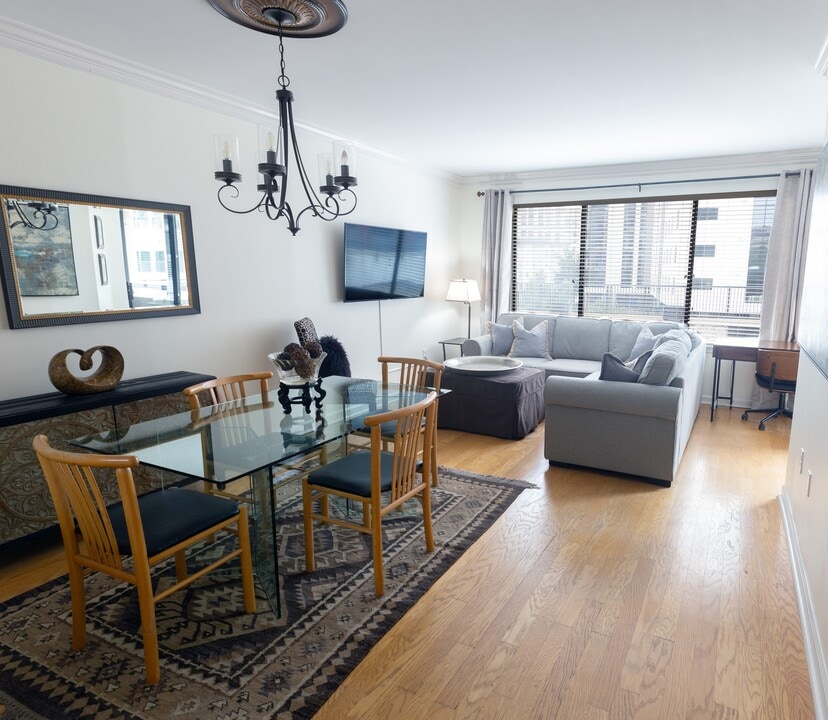 3481 Lakeside Dr NE, Unit 605 in Atlanta, GA - Building Photo