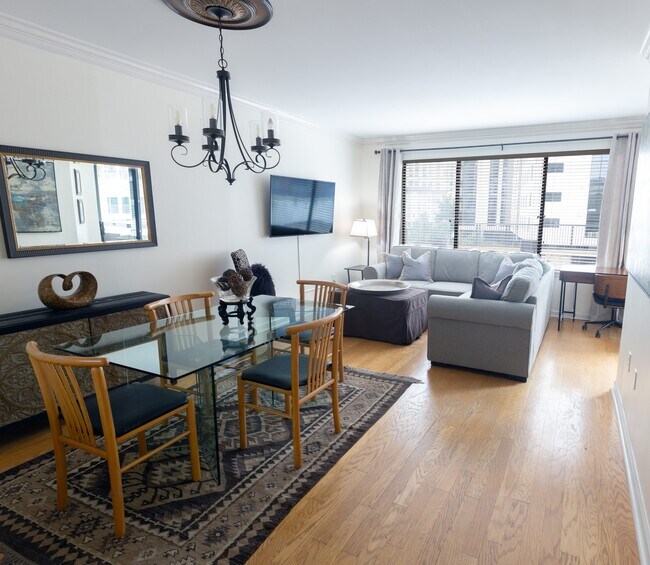 property at 3481 Lakeside Dr NE