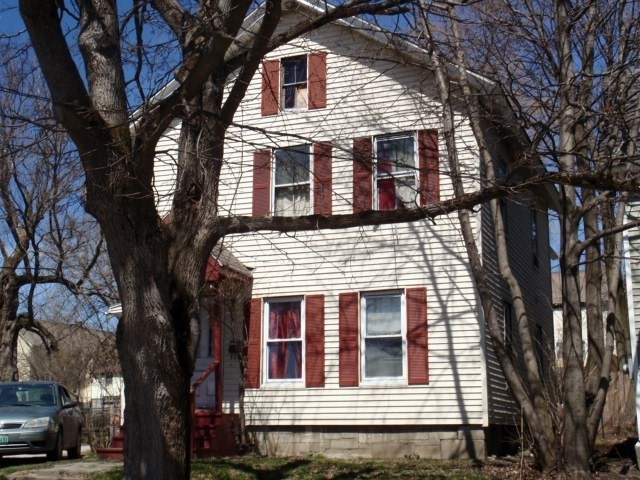 17 Hopkins St in Rutland, VT - Building Photo - Building Photo