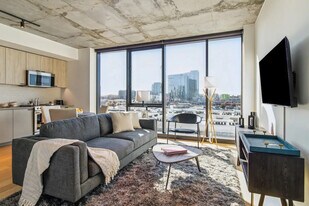 126 12th Ave N in Nashville, TN - Building Photo