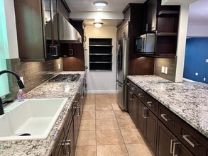18406 Bessemer St in Tarzana, CA - Building Photo - Building Photo