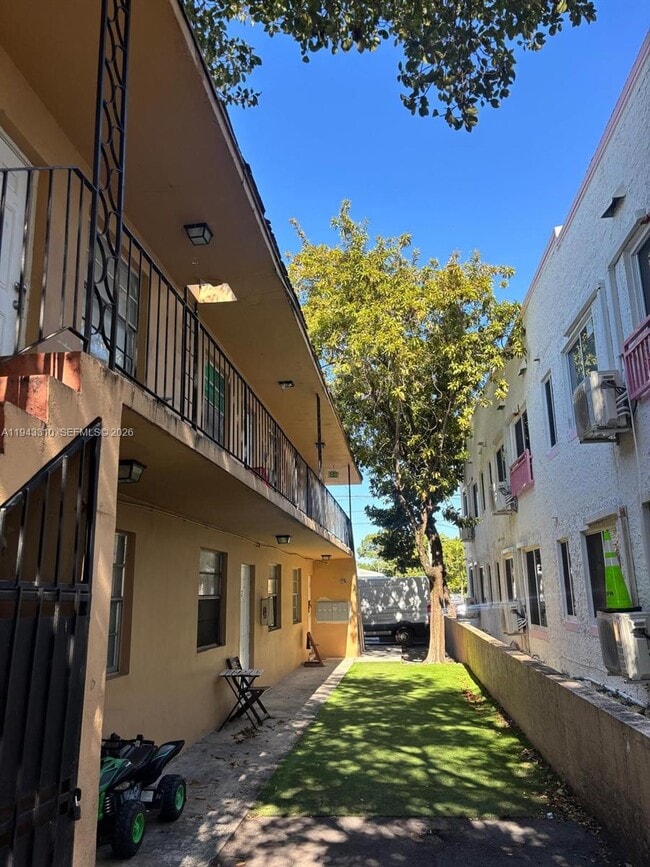 1320 SW 6th St in Miami, FL - Building Photo - Building Photo