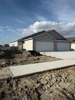 12942 E Blake St in Wichita, KS - Building Photo