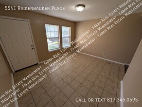5541 Rickenbacker Pl in Fort Worth, TX - Building Photo - Building Photo