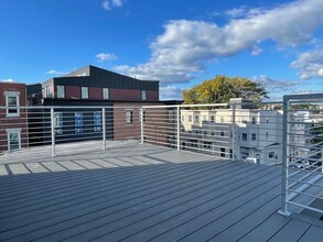 91 Orleans St, Unit #PH in Boston, MA - Foto de edificio - Building Photo