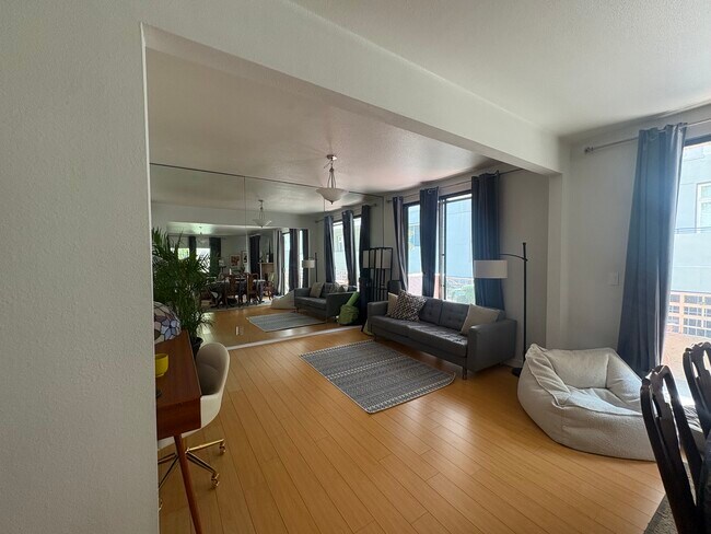 1209 Amherst Ave, Unit 102 in Los Angeles, CA - Building Photo - Building Photo