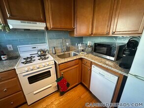 1054 Cambridge St in Cambridge, MA - Foto de edificio - Building Photo