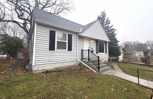 5217 Washburn Ave S in Minneapolis, MN - Foto de edificio - Building Photo