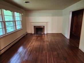 11035 Chamberlayne Rd in Mechanicsville, VA - Building Photo - Building Photo