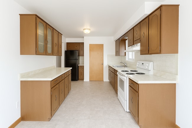 property at 19 Reid Ave N