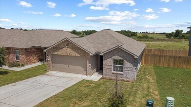 625 Riverdale Dr in Jarrell, TX - Building Photo - Building Photo