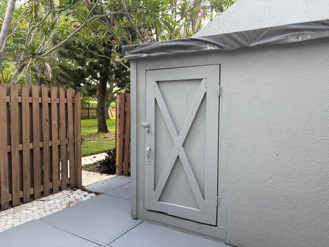 9 Crossings Cir in Boynton Beach, FL - Building Photo - Building Photo