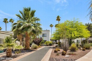 8450 E Old Spanish Trail in Tucson, AZ - Building Photo