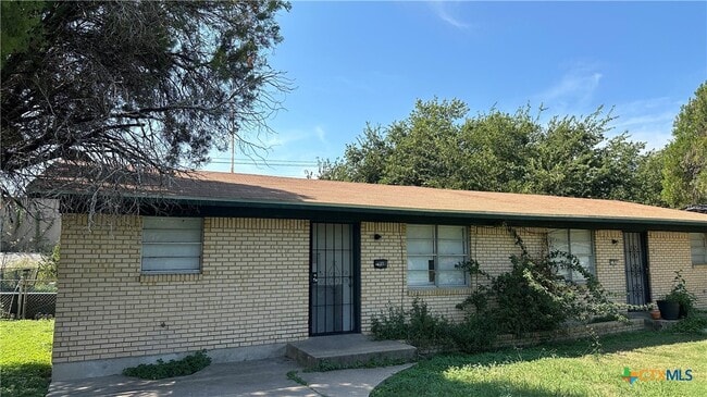 property at 218 E Valley Rd