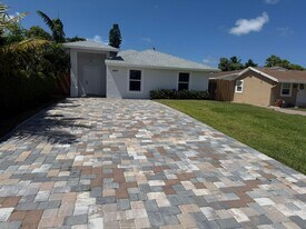 4147 Success St in West Palm Beach, FL - Building Photo