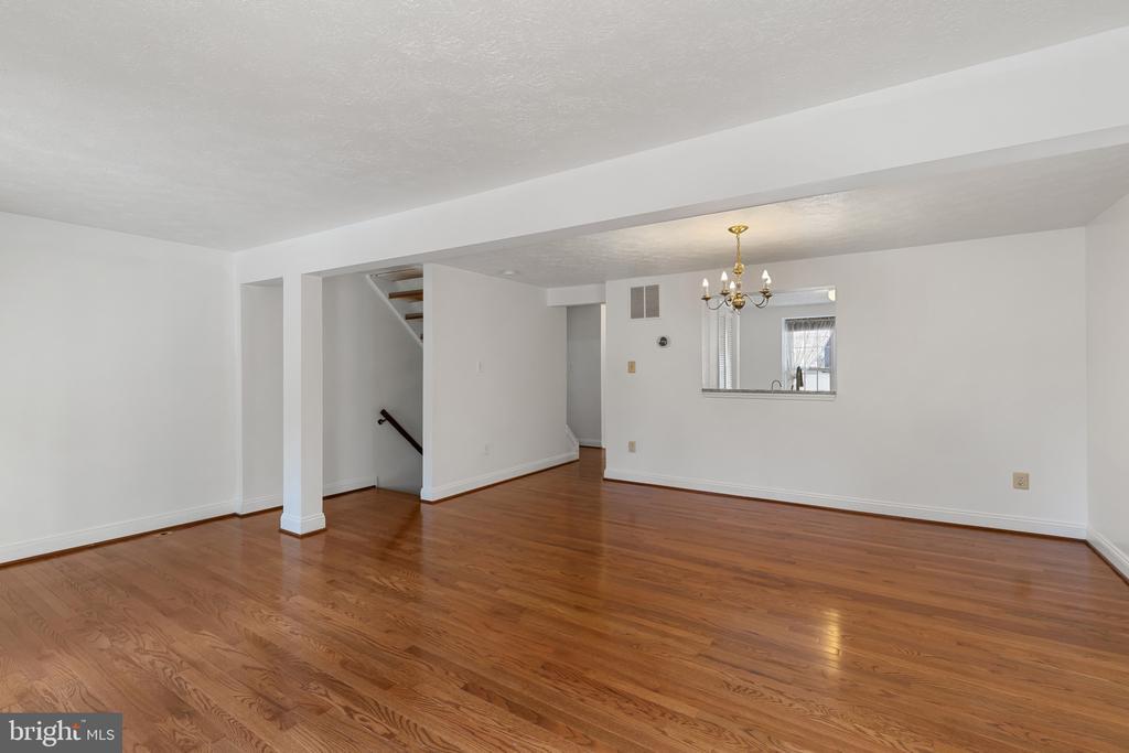 10877 Olde Woods Way in Columbia, MD - Building Photo