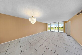 2681 S Course Dr in Pompano Beach, FL - Foto de edificio - Building Photo