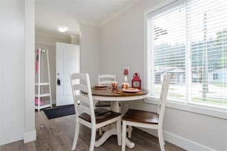 5648-5648 Vedder Rd in Chilliwack, BC - Building Photo - Building Photo