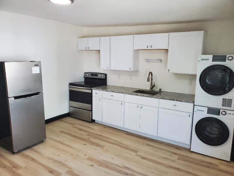 20 Pierce St in Dover, NH - Building Photo
