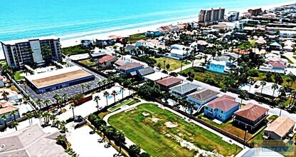 120 E Sunset Dr in South Padre Island, TX - Building Photo - Building Photo