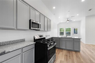 2332 Cedar Pl Dr in Conroe, TX - Building Photo - Building Photo