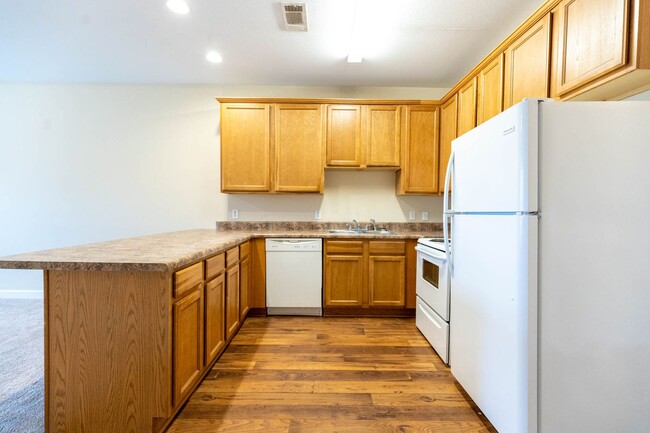 2421 Gladiolus St in Ocean Springs, MS - Building Photo - Building Photo