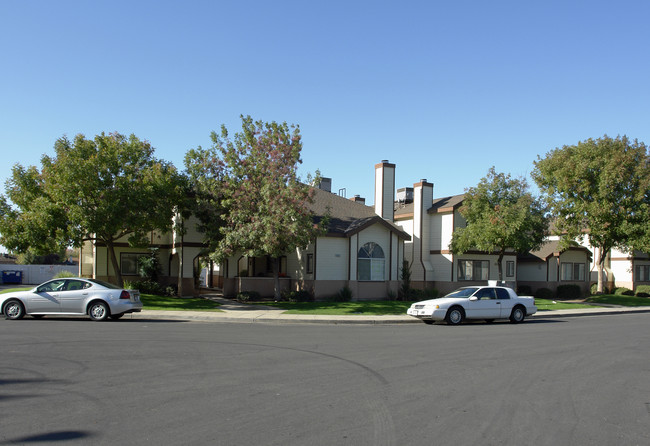 Brierwood Court Apartments in Fresno, CA - Foto de edificio - Building Photo