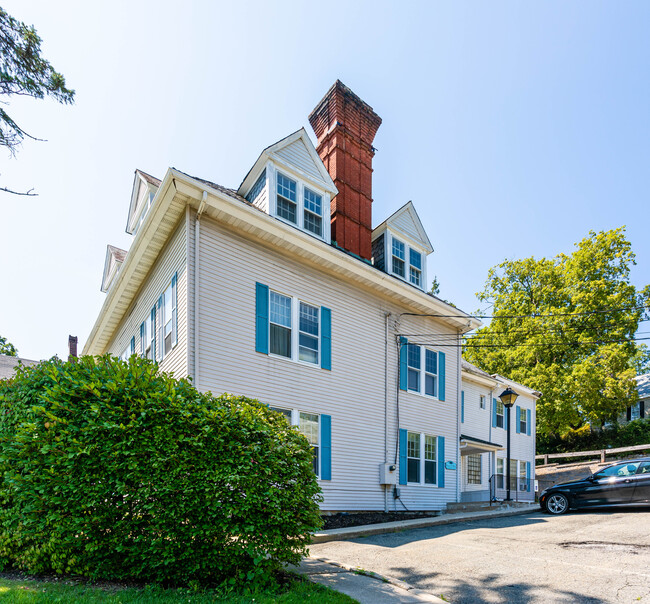 122-124 Main Professional Center in Newton, NJ - Building Photo - Building Photo