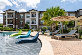 Adair Onion Creek in Austin, TX - Foto de edificio - Building Photo