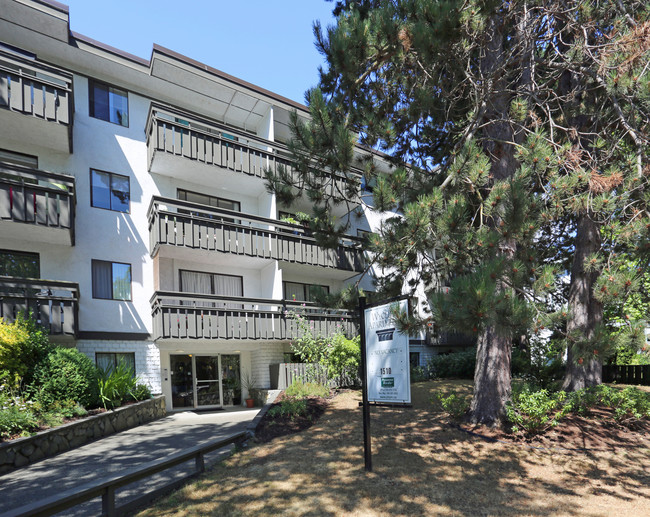 Wycliffe Apartments in Victoria, BC - Building Photo - Building Photo