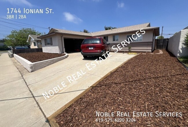 1744 Ionian St in San Diego, CA - Building Photo - Building Photo