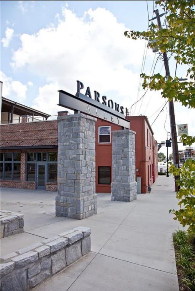 2925 Dogwood Creek Pkwy NW in Duluth, GA - Building Photo - Building Photo