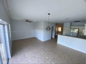 9283 SW 219th St in Cutler Bay, FL - Building Photo - Building Photo