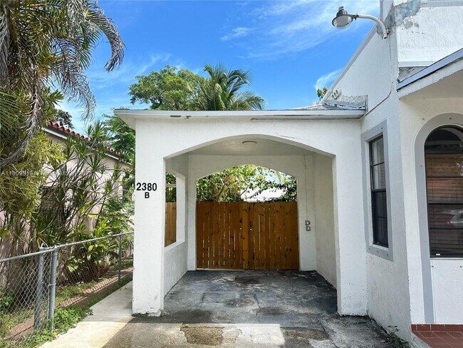 2380 SW 11th St in Miami, FL - Building Photo - Building Photo