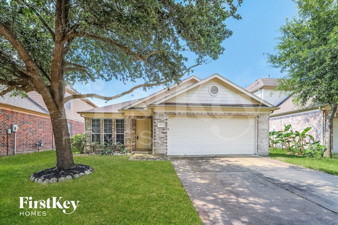 19407 Dawn Canyon Rd in Houston, TX - Foto de edificio