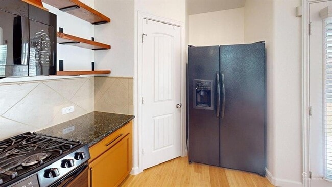 112 Esparza Ct in Hutto, TX - Building Photo - Building Photo