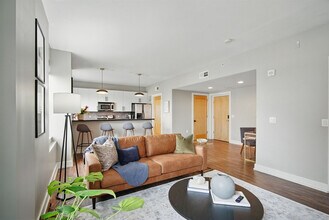 400 Walnut St in Des Moines, IA - Building Photo - Building Photo