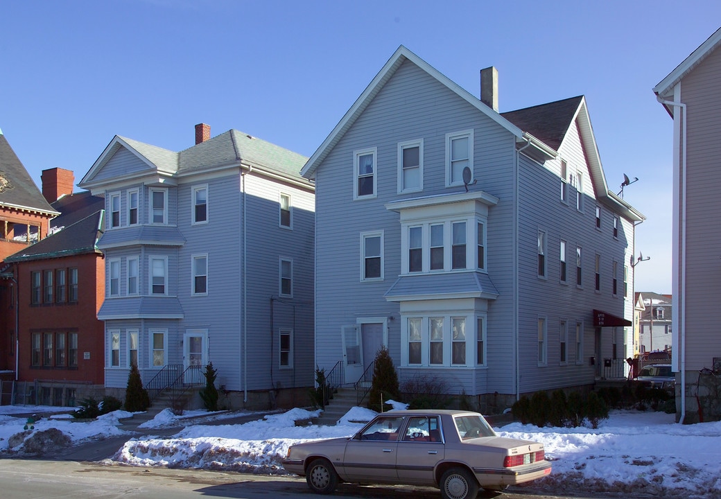 670-676 Plymouth Ave in Fall River, MA - Building Photo