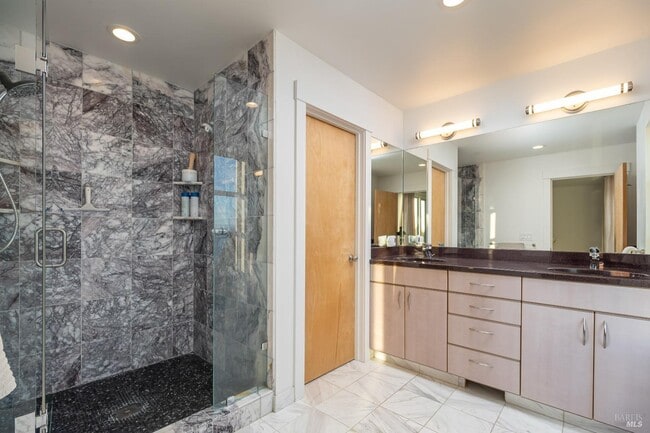 345 Pacific Ave in Richmond, CA - Building Photo - Building Photo