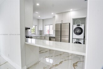 3305 SW 2nd St in Miami, FL - Building Photo - Building Photo