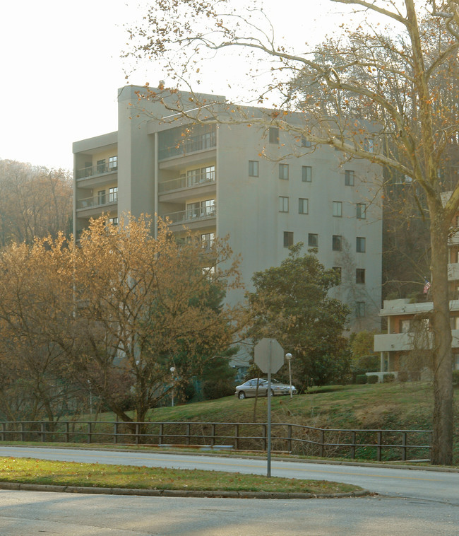 655 Whitaker Blvd W in Huntington, WV - Building Photo - Building Photo