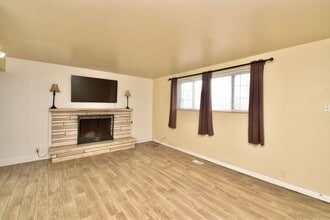 7211 Ramanee Dr in Midvale, UT - Building Photo - Building Photo