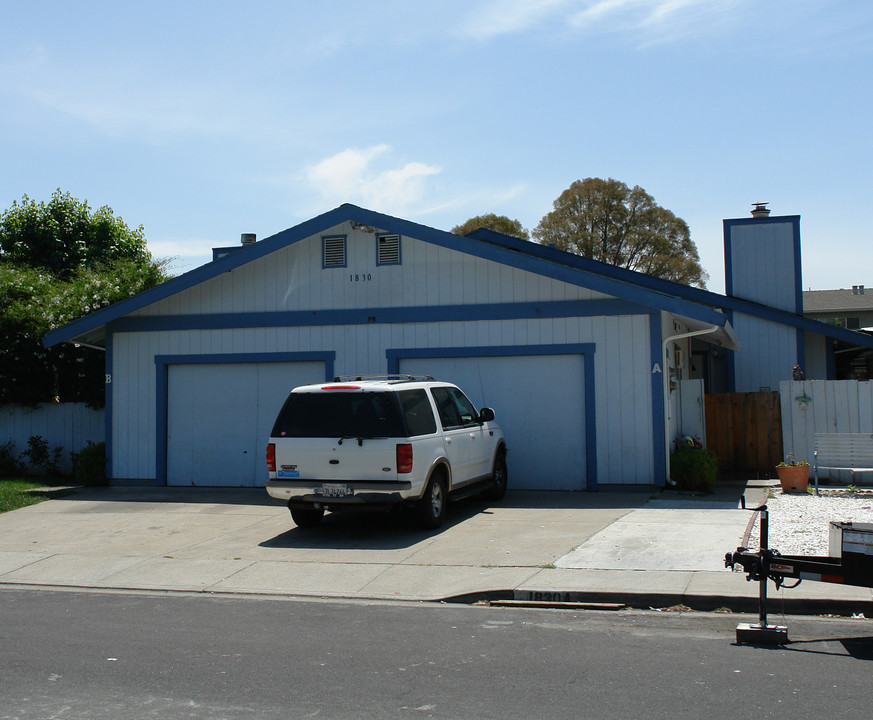 1830 Premier Pl in Concord, CA - Foto de edificio