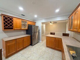 721 Nathan Hale Rd in West Palm Beach, FL - Building Photo