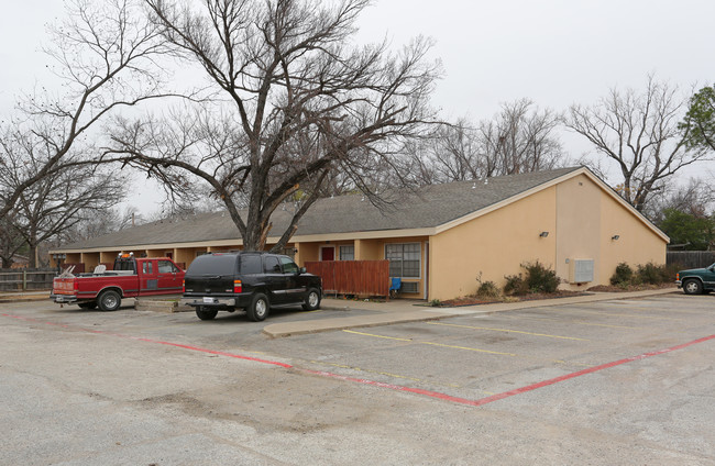 Magnolia Loft Apartments in Arlington, TX - Building Photo - Building Photo