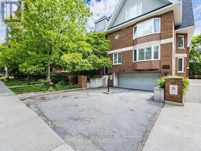 217 St George St in Toronto, ON - Building Photo - Building Photo