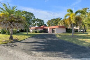5505 Bluejack Oak Cir in Tamarac, FL - Building Photo