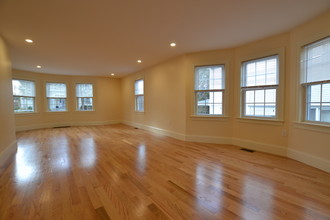 1 Griggs Pl, Unit 2 in Boston, MA - Foto de edificio - Building Photo