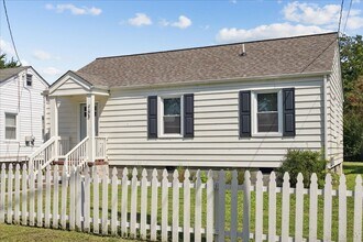 704 Homestead Ave in Hampton, VA - Building Photo - Building Photo